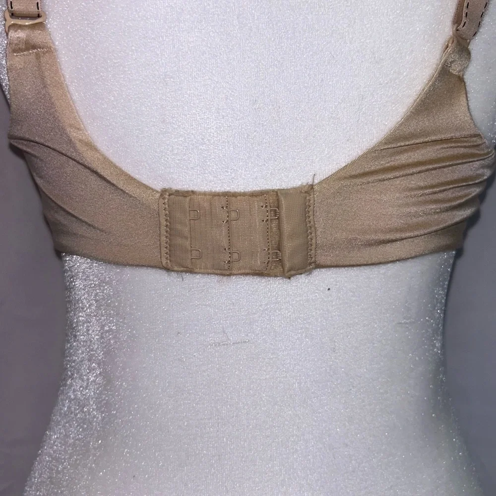 Maidenform Bra Comfort Devotion Lace Lightly Padded Underwire Extra Coverage